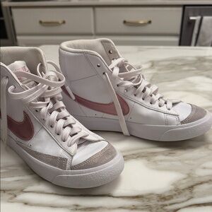 Nike blazer mid 77 Women's White and Pink High-Top Sneakers